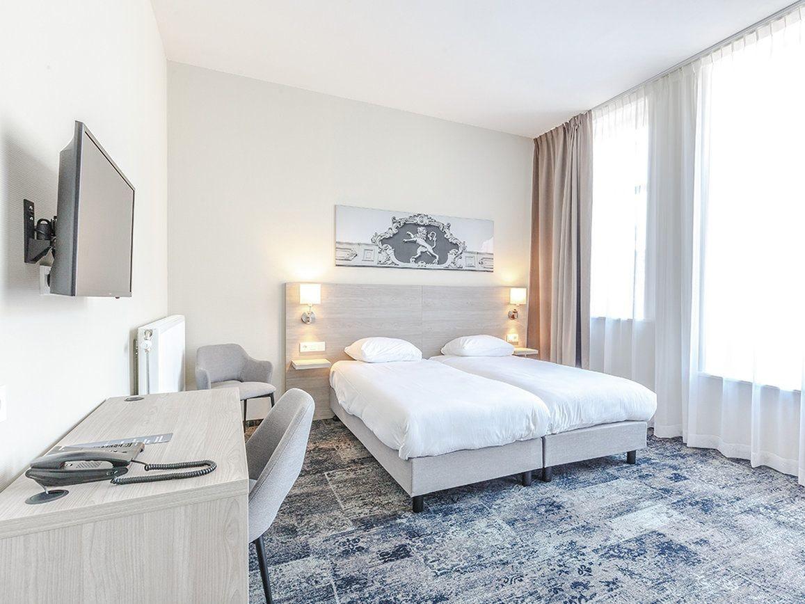 เฟลตเชอร์ โฮเต็ล ปาแลส สตัดเฮาเดอร์ไลก์โฮฟ Hotel ลีวาร์เดิน ภายนอก รูปภาพ
