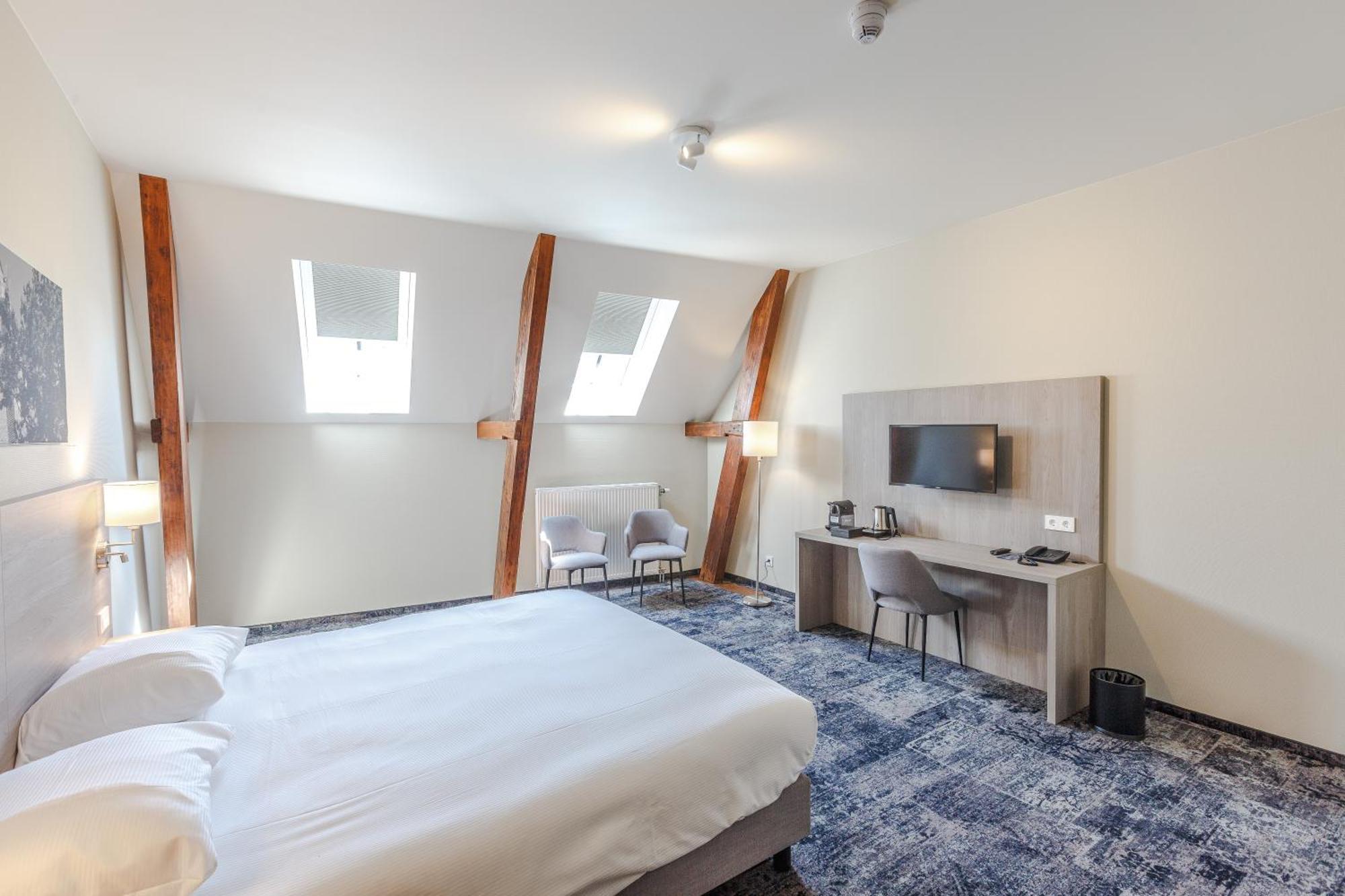 เฟลตเชอร์ โฮเต็ล ปาแลส สตัดเฮาเดอร์ไลก์โฮฟ Hotel ลีวาร์เดิน ภายนอก รูปภาพ