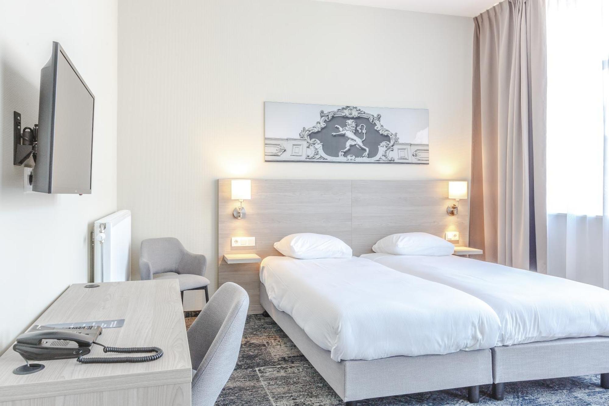 เฟลตเชอร์ โฮเต็ล ปาแลส สตัดเฮาเดอร์ไลก์โฮฟ Hotel ลีวาร์เดิน ภายนอก รูปภาพ