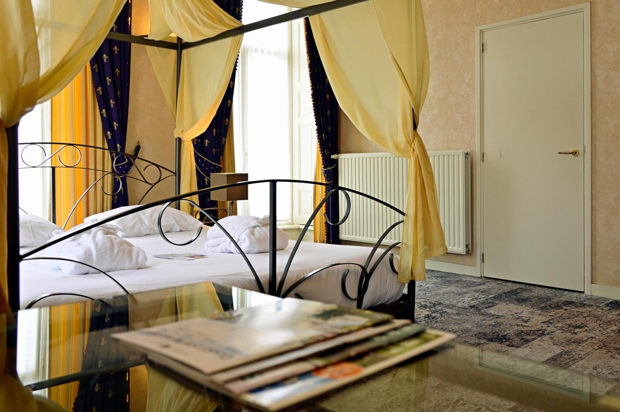 เฟลตเชอร์ โฮเต็ล ปาแลส สตัดเฮาเดอร์ไลก์โฮฟ Hotel ลีวาร์เดิน ภายนอก รูปภาพ